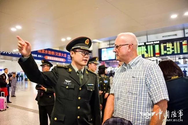 巴西、加拿大、埃及等11个国家军事院校的学员代表陆续抵达南京……