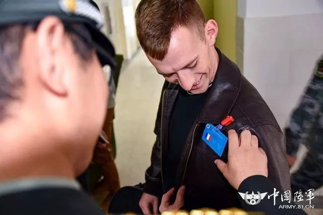 巴西、加拿大、埃及等11个国家军事院校的学员代表陆续抵达南京……