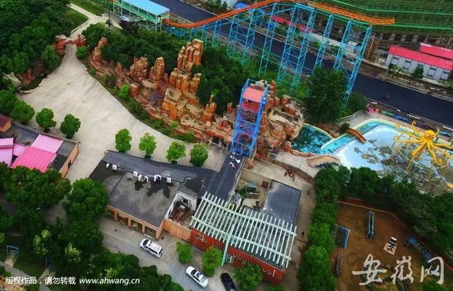 女游客玩空中飞人时坠亡!同伴:安全带还没系