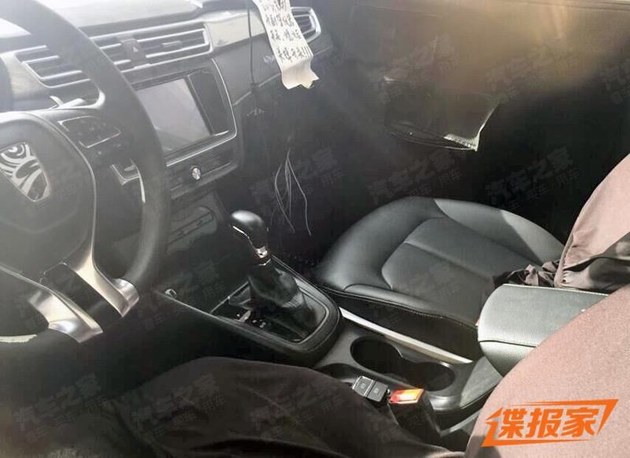 荣威Ei5混动版谍照曝光 沿用目前设计