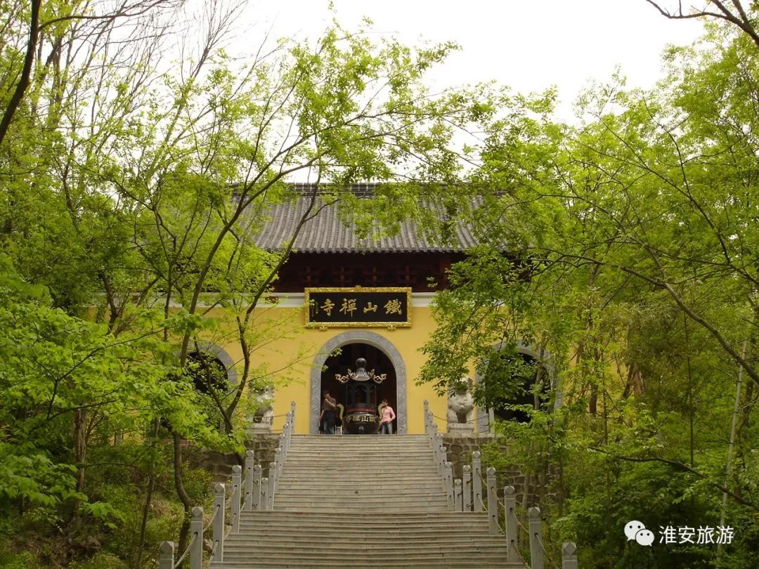 一日观遍秀丽河山，享尽人间至味。