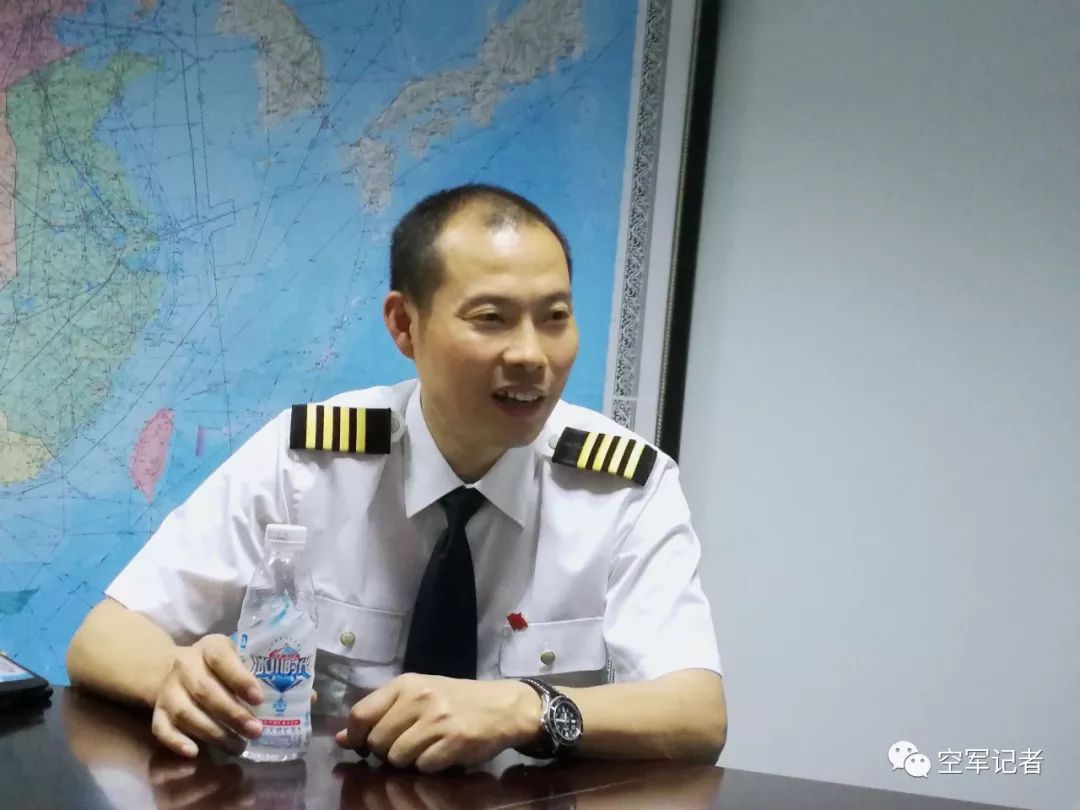 英雄机长刘传健告诉你:军转干部是什么样的人