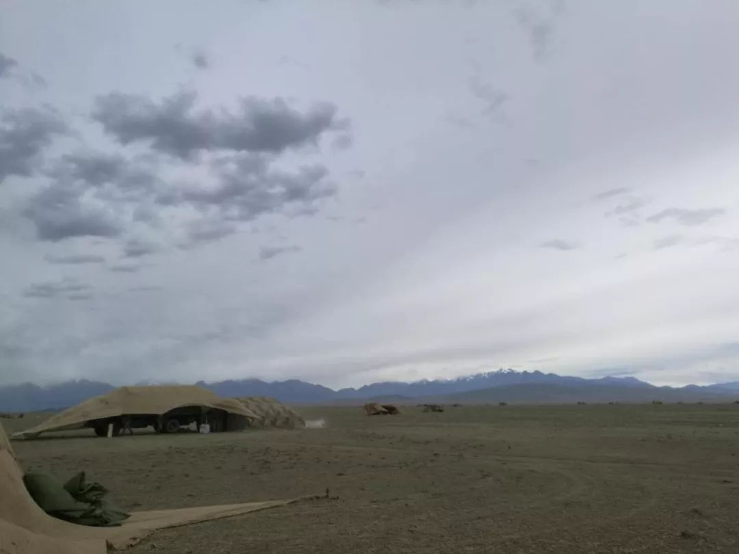 【中国陆军之声·夜读】沙土和大地的味道,也