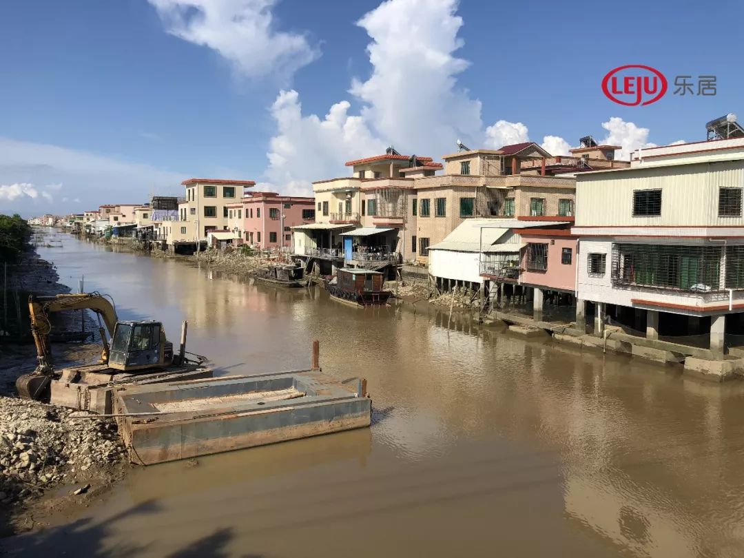 地块南侧为新广七路,以及农田;东侧为沙尾一村;西侧为地铁18号线项目