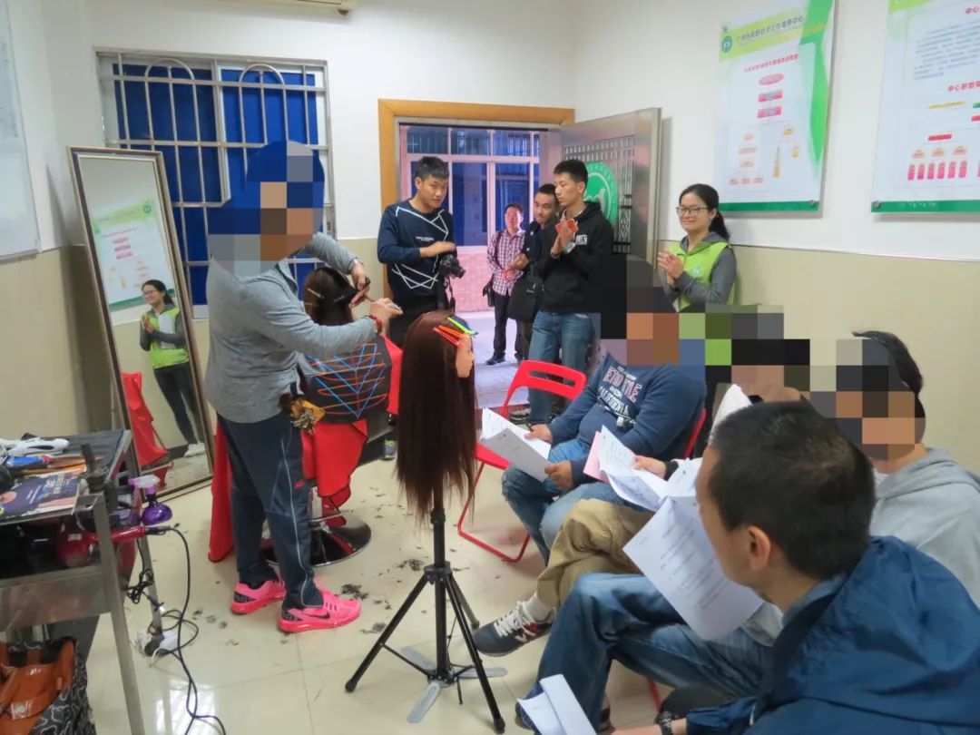 一群不一样的美发师--广州市天河·黄手帕同