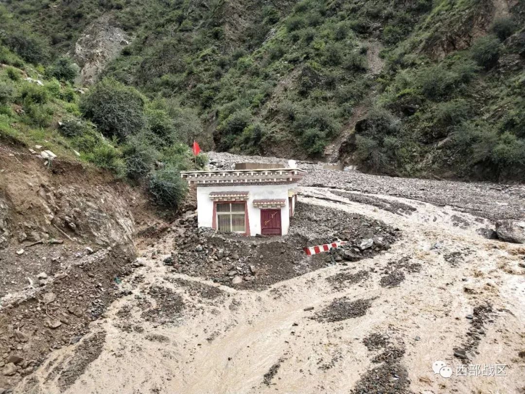 武警某部:10余小时成功打通川藏线觉巴山灾害路段