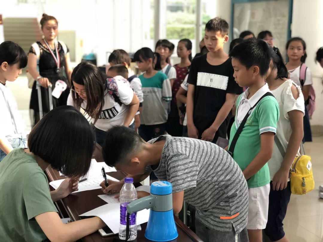 网红猪肉男孩带着他的小伙伴们出山啦!--20