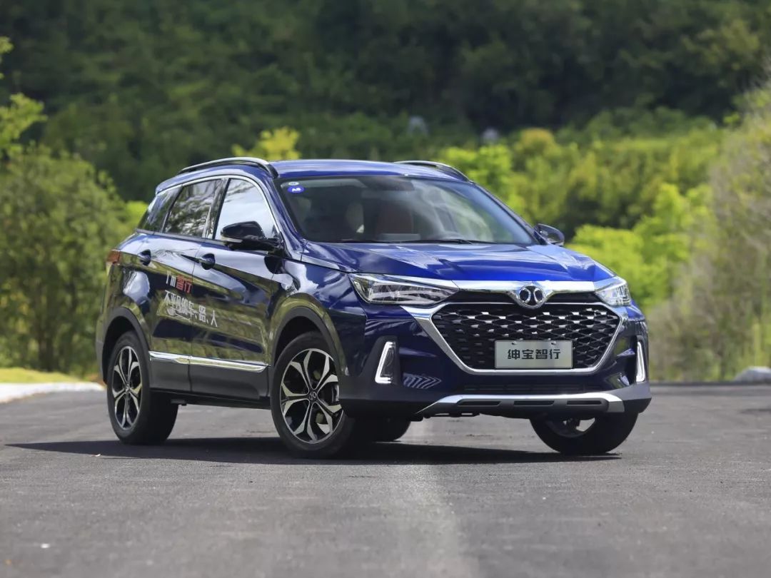 1.5T+CVT,10万内这台全新国产SUV,内饰很有“奔驰味”!