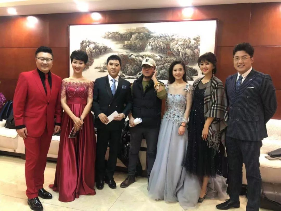 河北第六届公益盛典美爆!晚报记者南开宇当选