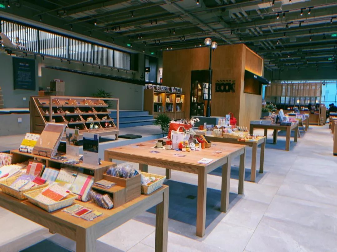 绝版古籍书、6大主题展览文艺书店“单向空间”有出路吗?