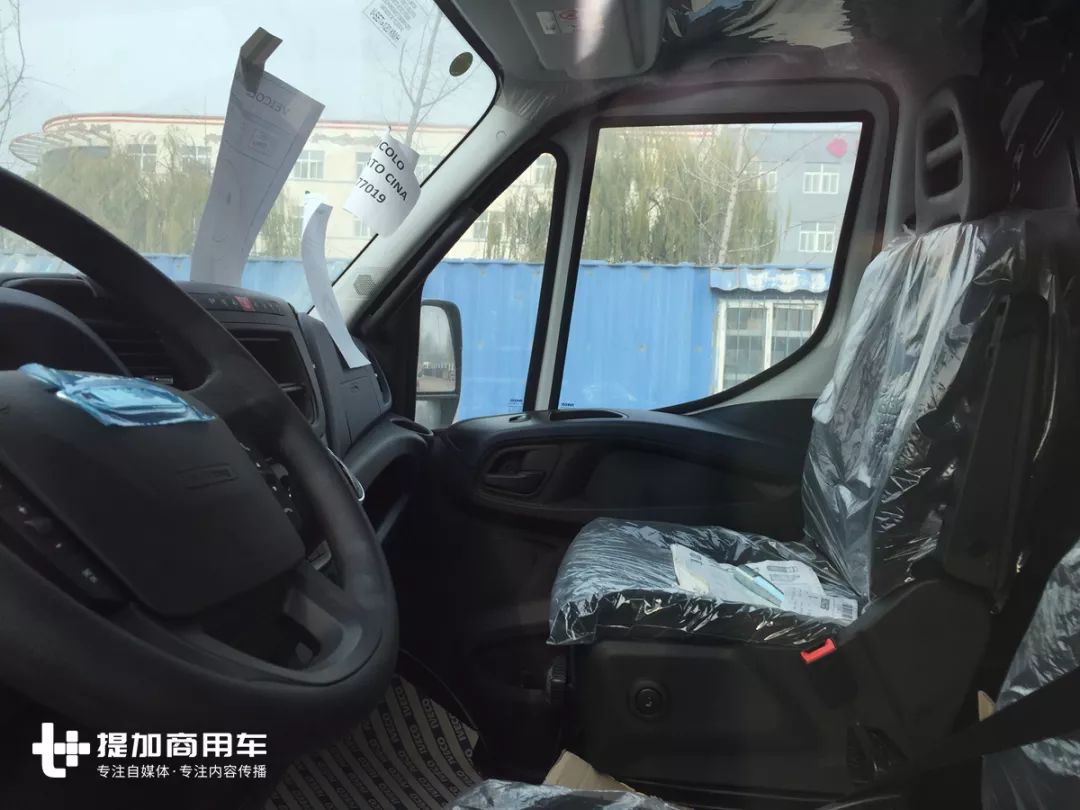 从红极一时的南京依维柯中巴说起,依维柯Daily轻客六代车型大科普