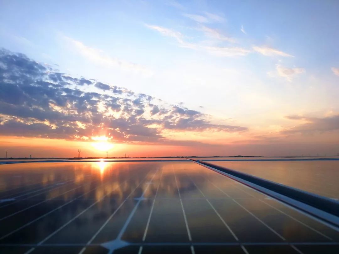 看光伏“领跑者”一路风光无限，阔步前行!