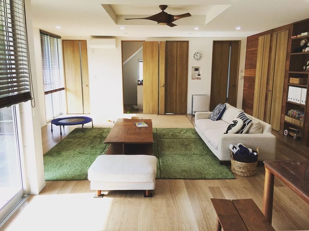 日本一妈妈公开自家房子内部照引网友围观：又壕又养眼！