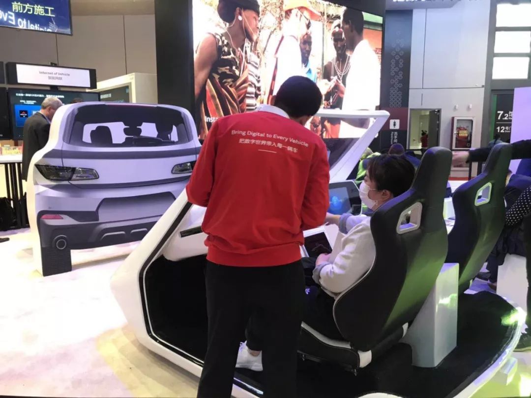 代,华为说绝不造车,轮值董事长却是上海车展整