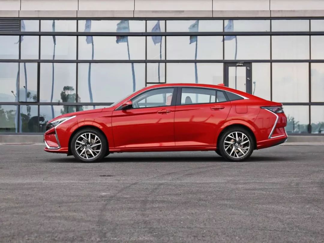 奕炫!6.99万起就能买的“年轻”国产家轿