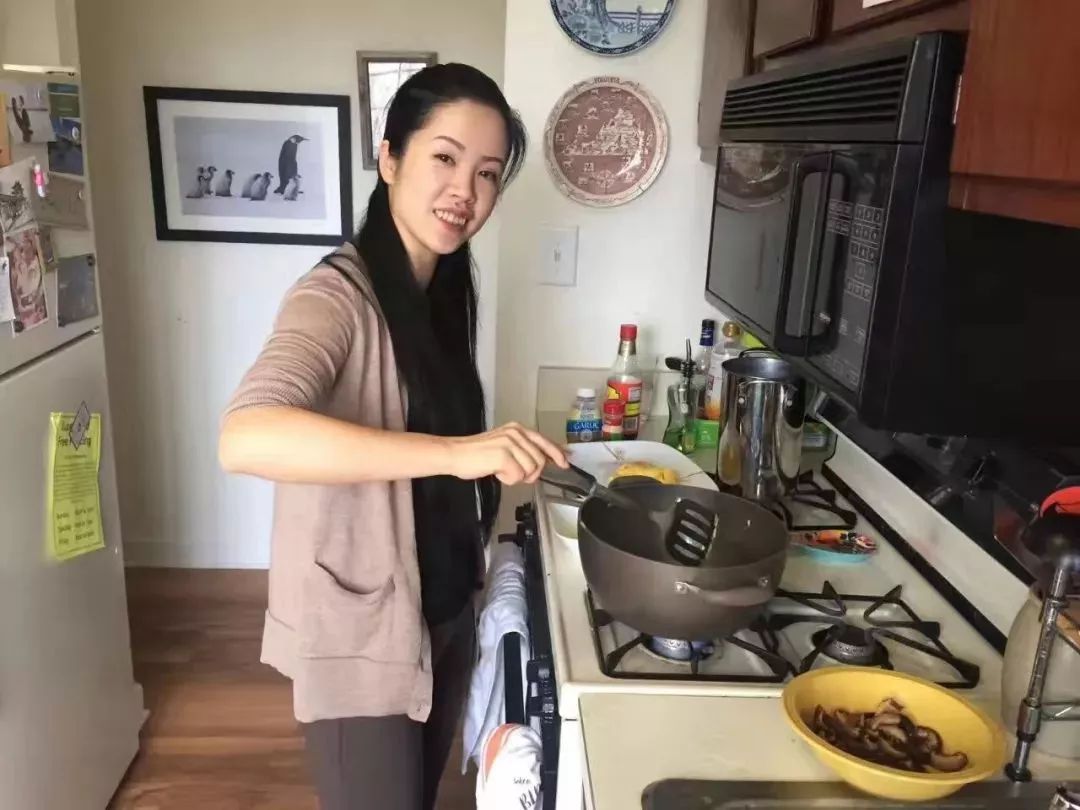 同乐城tlc88com老虎机 - 绿萝长得稀稀拉拉怎么办?一个小技巧,叶子绿又亮,很快长满盆!