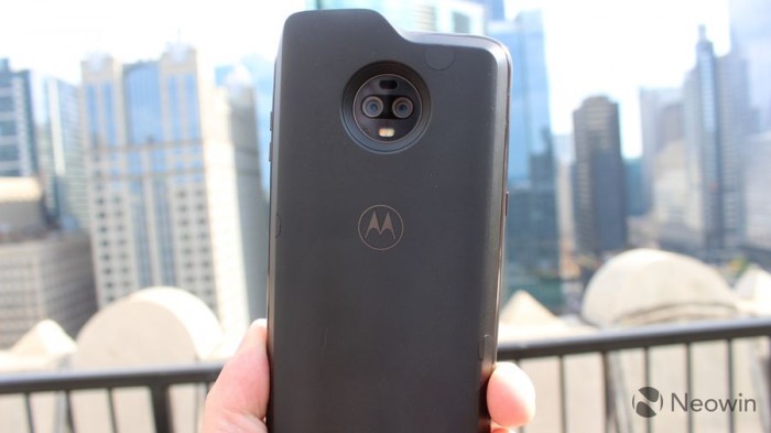 [图]首款5G手机Moto Z3现场真机上手
