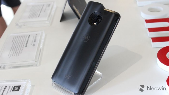 [图]首款5G手机Moto Z3现场真机上手