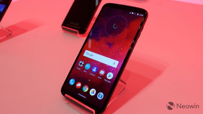 [图]首款5G手机Moto Z3现场真机上手