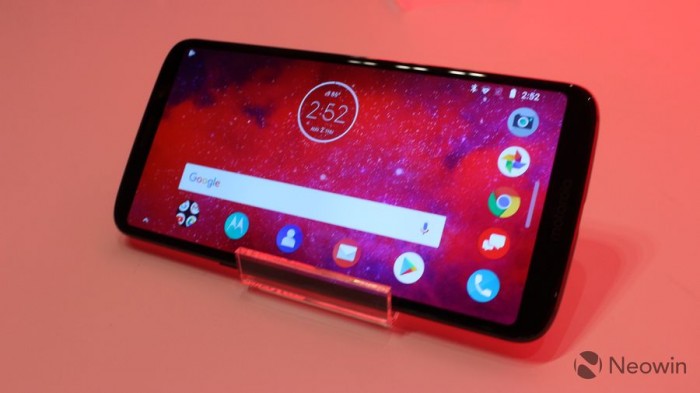 [图]首款5G手机Moto Z3现场真机上手
