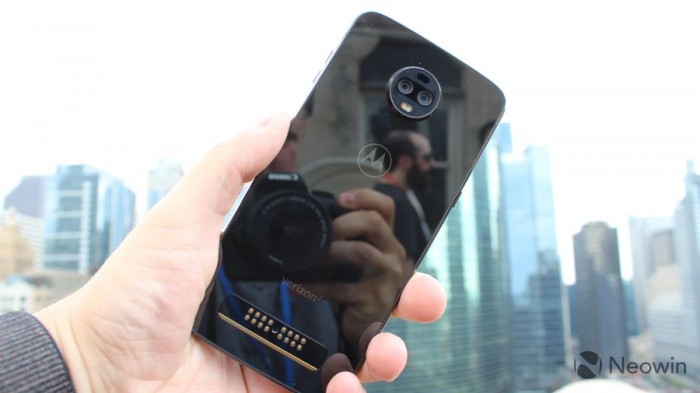 [图]首款5G手机Moto Z3现场真机上手