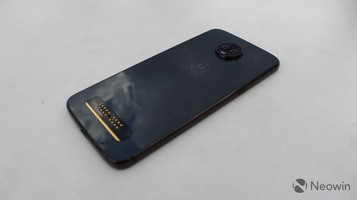 [图]首款5G手机Moto Z3现场真机上手