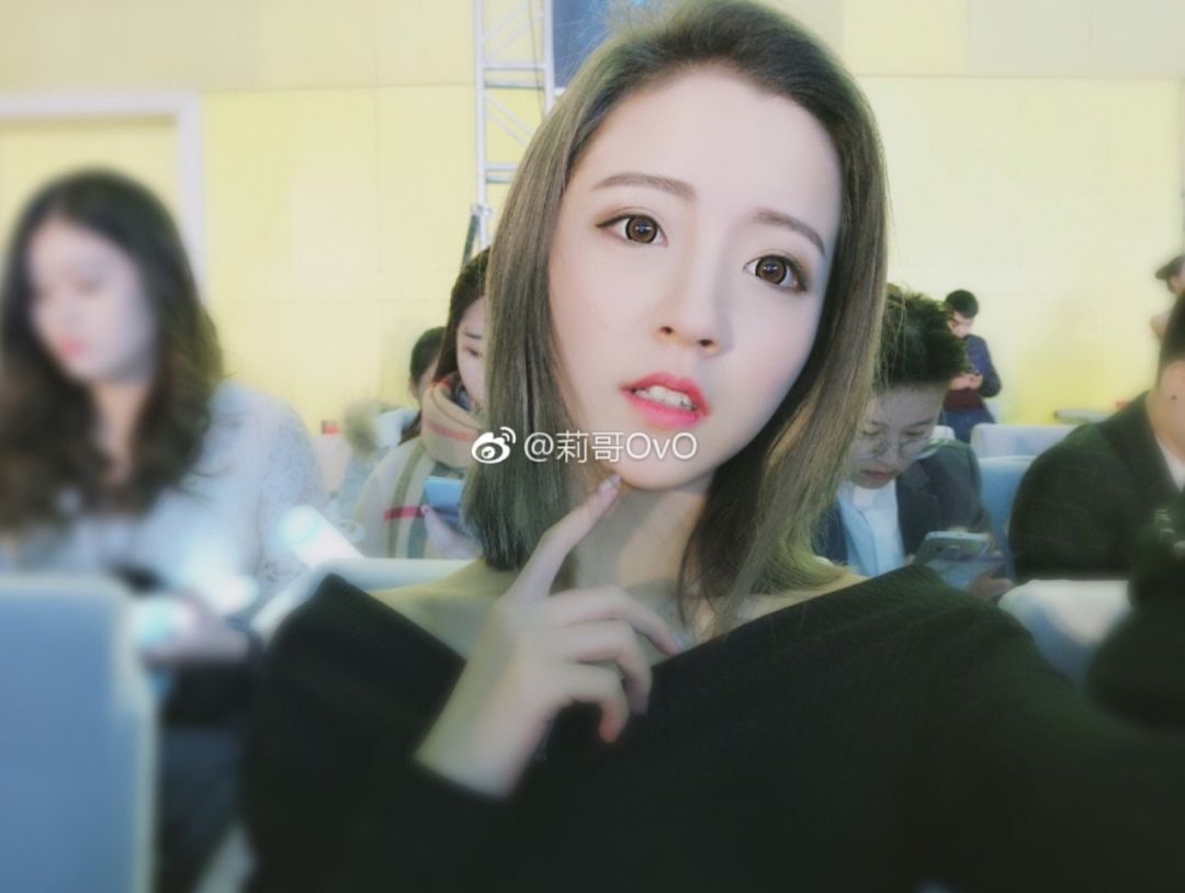 抖音新晋一姐骗钱吸毒做小三比温婉还猛,超甜