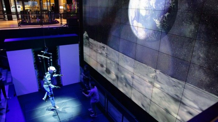 【博狗扑克】三星最新VR活动带公众体验阿姆斯特朗“登月” 【博狗扑克】三星最新VR活动带公众体验阿姆斯特朗“登月”