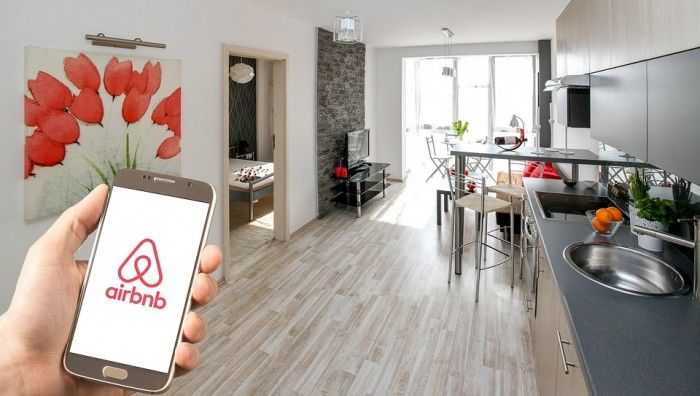 日本政府在短期租赁新法律生效前Airbnb取消大