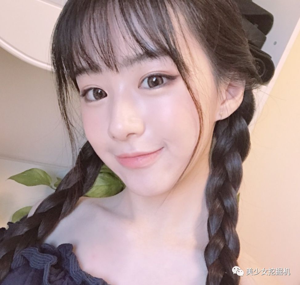 王思聪新关注的00后网红坐拥700万粉丝,鼻子真的美绝了!