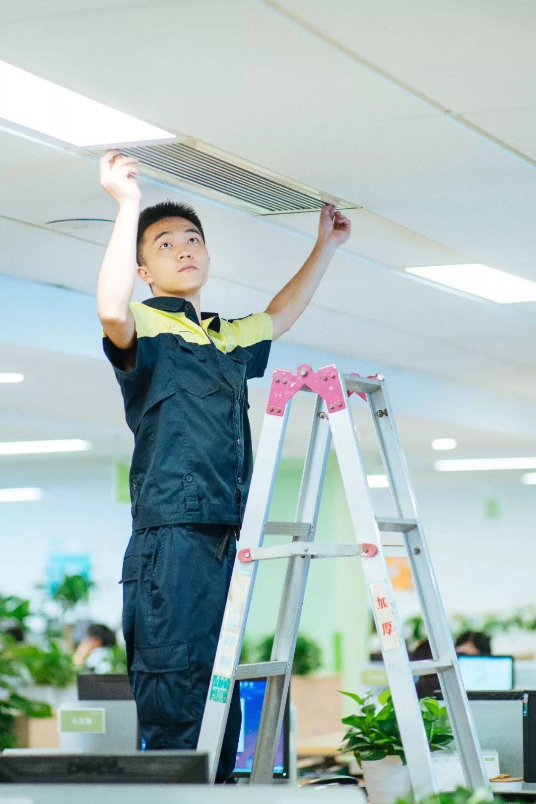 签约量跻身全国三甲 万科物业商企异军突起