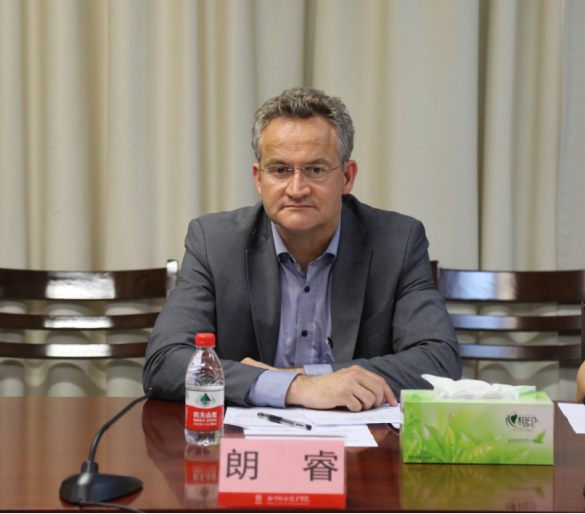 德国驻广州总领事馆总领事冯马丁一行到南宁职