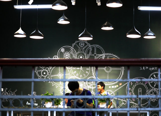 这个工程创新实践中心不一般:3D打印、AR、V