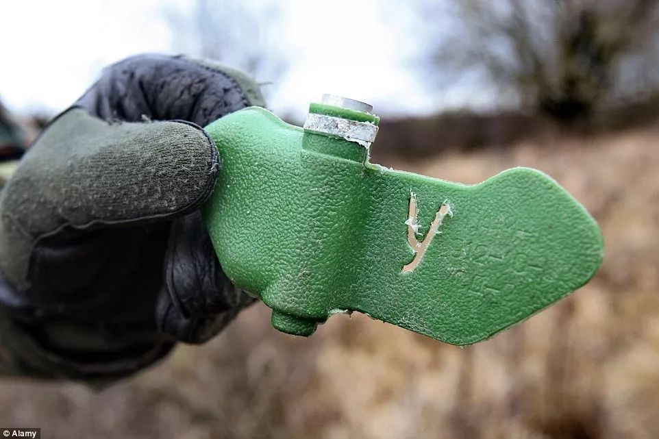 为何美中俄三国一致拒绝集束炸弹公约,原来这