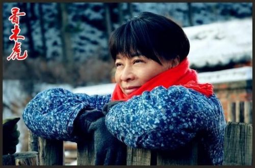 岳红，她当红时结婚生子，遭老公抛弃后患癌后，56岁变这样…