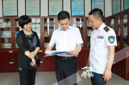 潼南区卫生计生监督执法局:巩固1+1司法联动