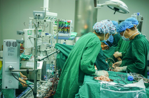黔江区成功开展心脏外科手术
