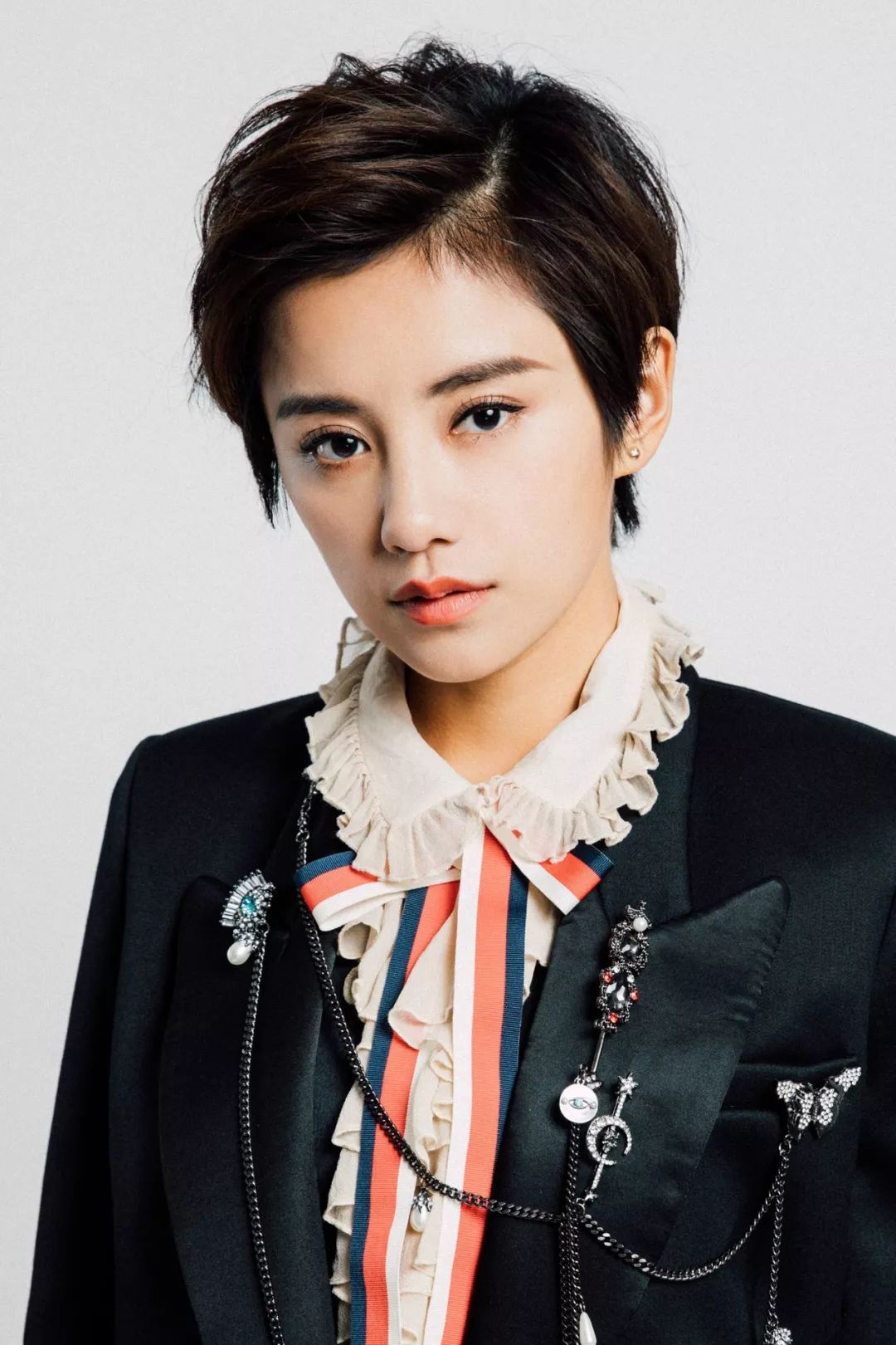 3秒吃棉花糖惊呆众人的女主持,换头速度更快!