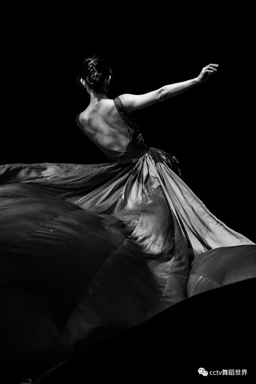 本期预告||中国青年舞者推介--冯敬雅、华宵一