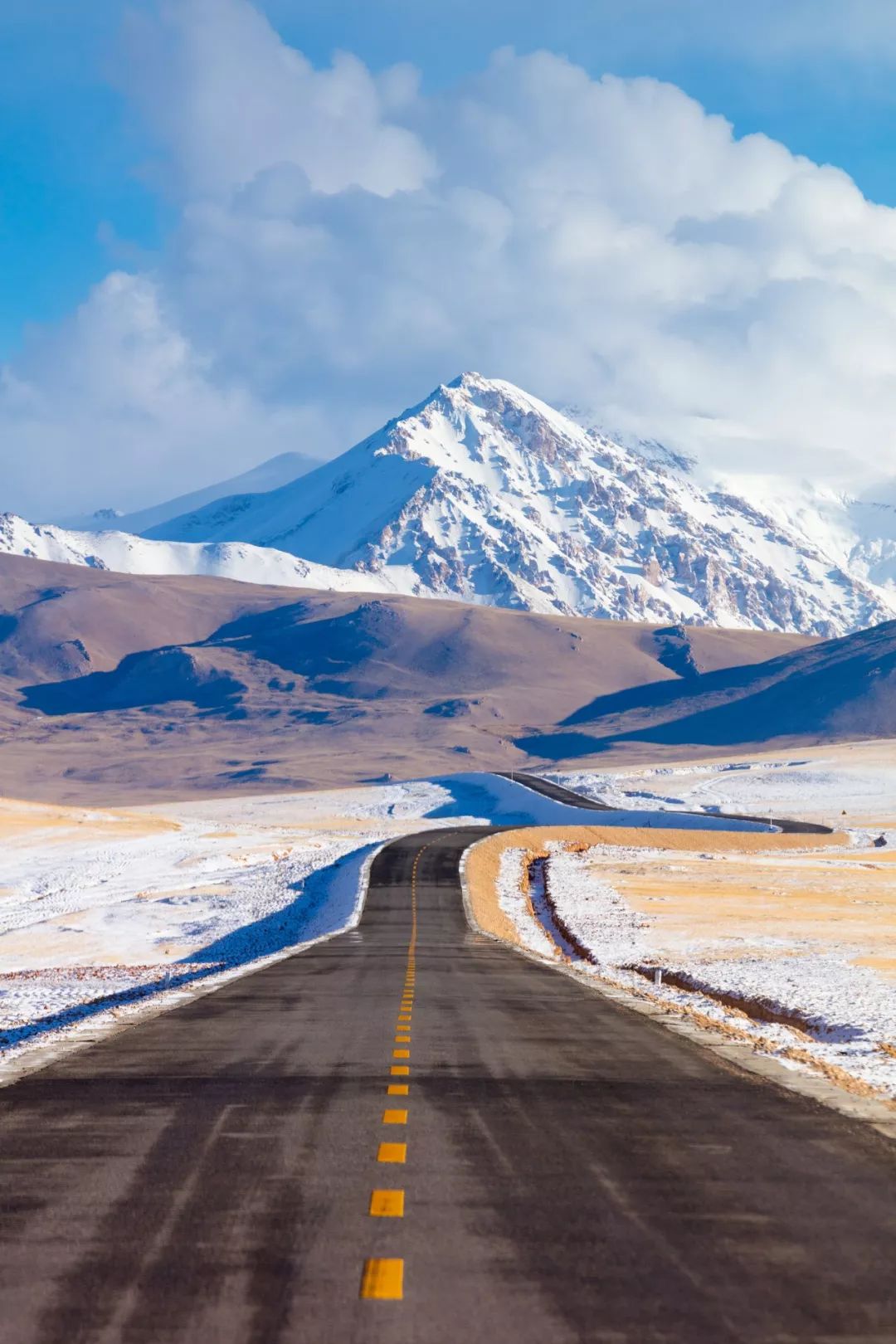 318国道川藏线，被中国国家地理评为中国最美公路