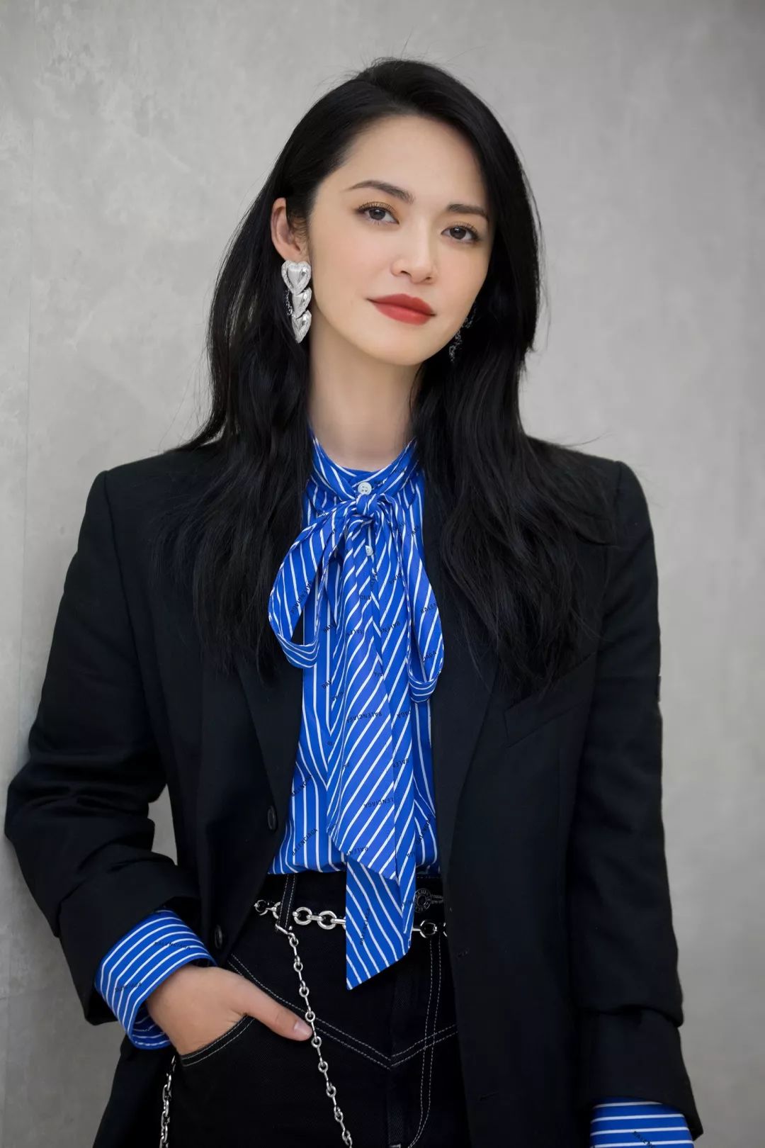 姚晨新剧和樊胜美比惨？但她的职场精英造型简直是求职季的范本啊！！