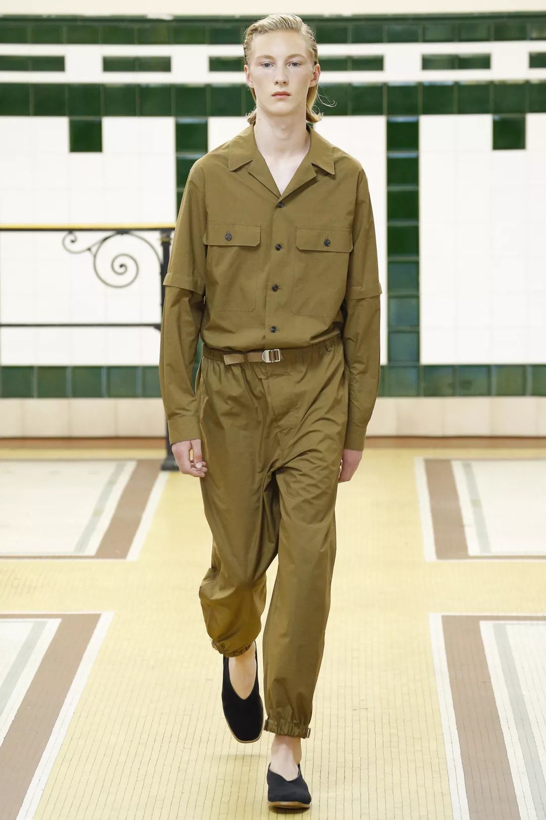 比起看不懂的T台时尚,这可能是最实穿的时装 比起看不懂的T台时尚,这可能是最实穿的时装