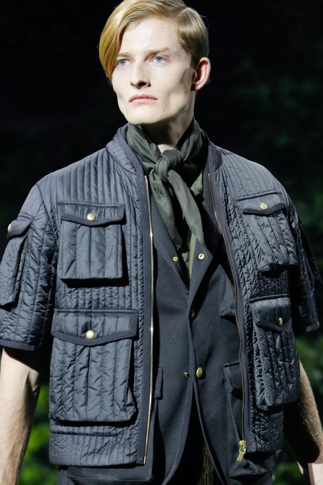 比起看不懂的T台时尚,这可能是最实穿的时装 比起看不懂的T台时尚,这可能是最实穿的时装