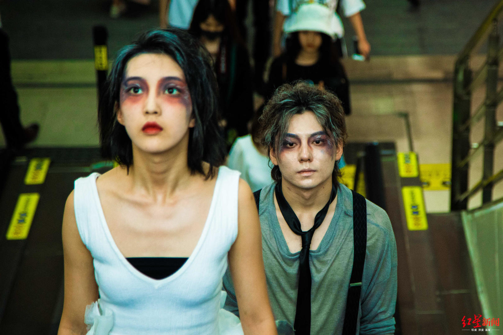 《成都偷心》地铁快闪 邂逅不一样的成都早高峰