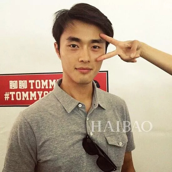 这位真·中国第一男模把普拉达当山寨品牌