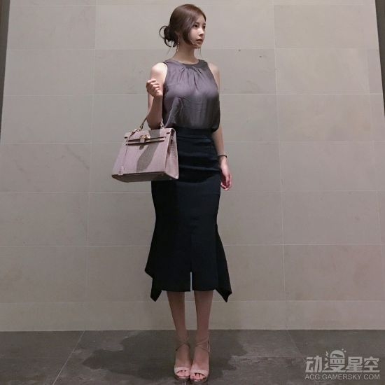 韩国美女漫画家曝照震惊网友 颜值超高就是女主本人