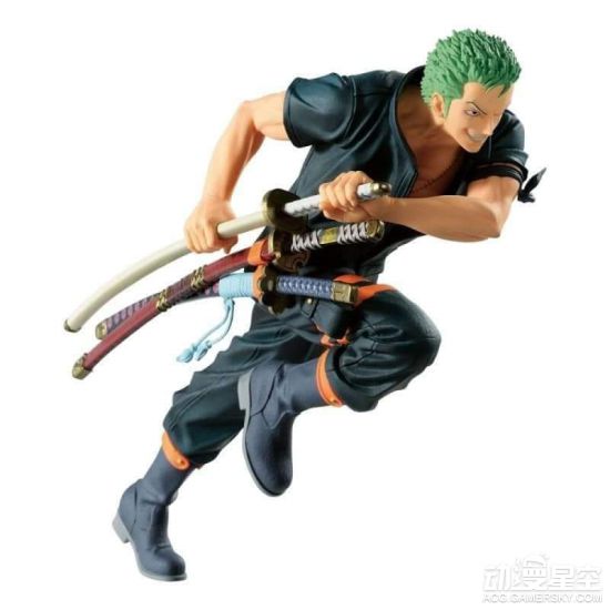 《海贼王》新剧场版手办组：索隆帅气拔刀 娜美俏皮