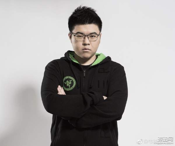 吃鸡圈又曝渣男主播!《绝地求生》选手躺枪,网友起哄 网曝某《绝地求生》主播疯狂约粉 常和娱乐明星4排吃鸡