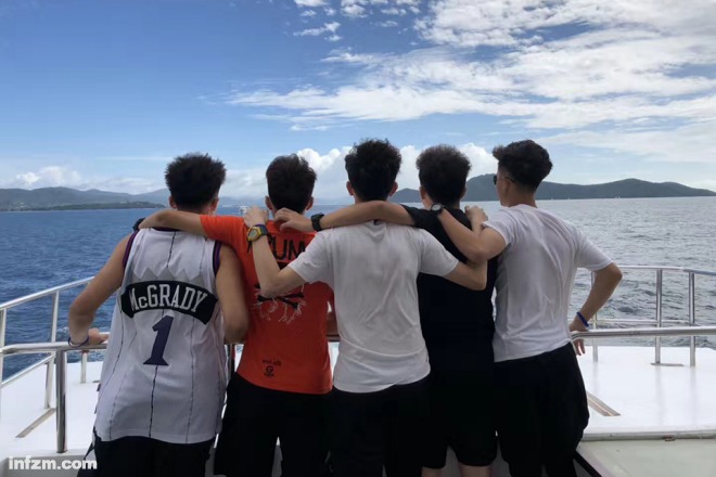 普吉岛翻船事故:高中毕业旅行,五个男孩丢了一