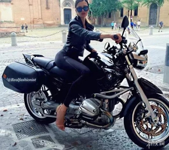 你能看出她快50了吗?奶奶级的火辣美人堪称岁月宠儿